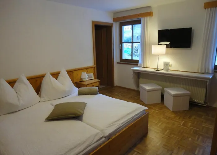 Wohlfuehl-pension Kreischberg By Martina 住宿加早餐酒店